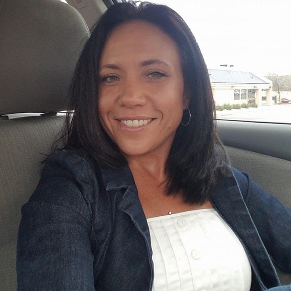 Meet your Posher, Christina - Picture 1 of 1